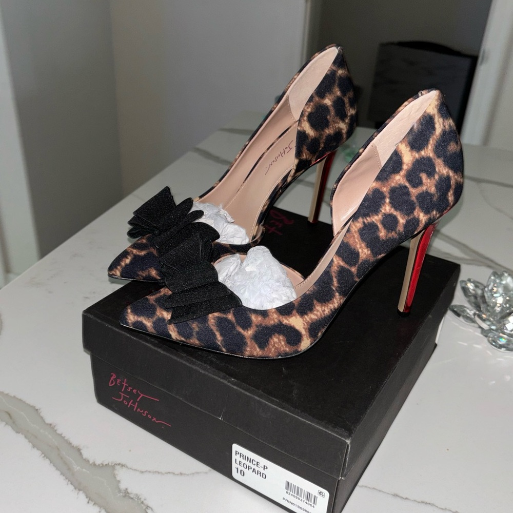 Betsy Johnson Brand New Leopard Heels